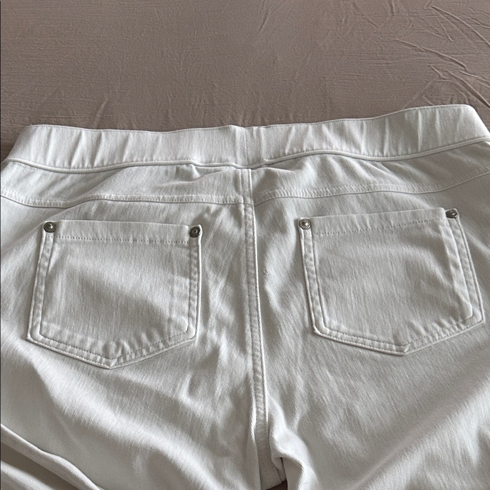 Simply Vera White Jeans - Picture 6 of 12
